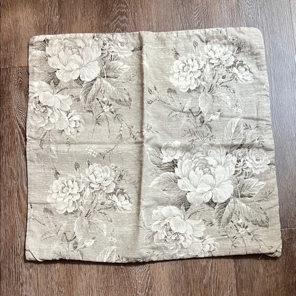 Pottery Barn Grey/white and Floral 22x22 Throw Pillow Case